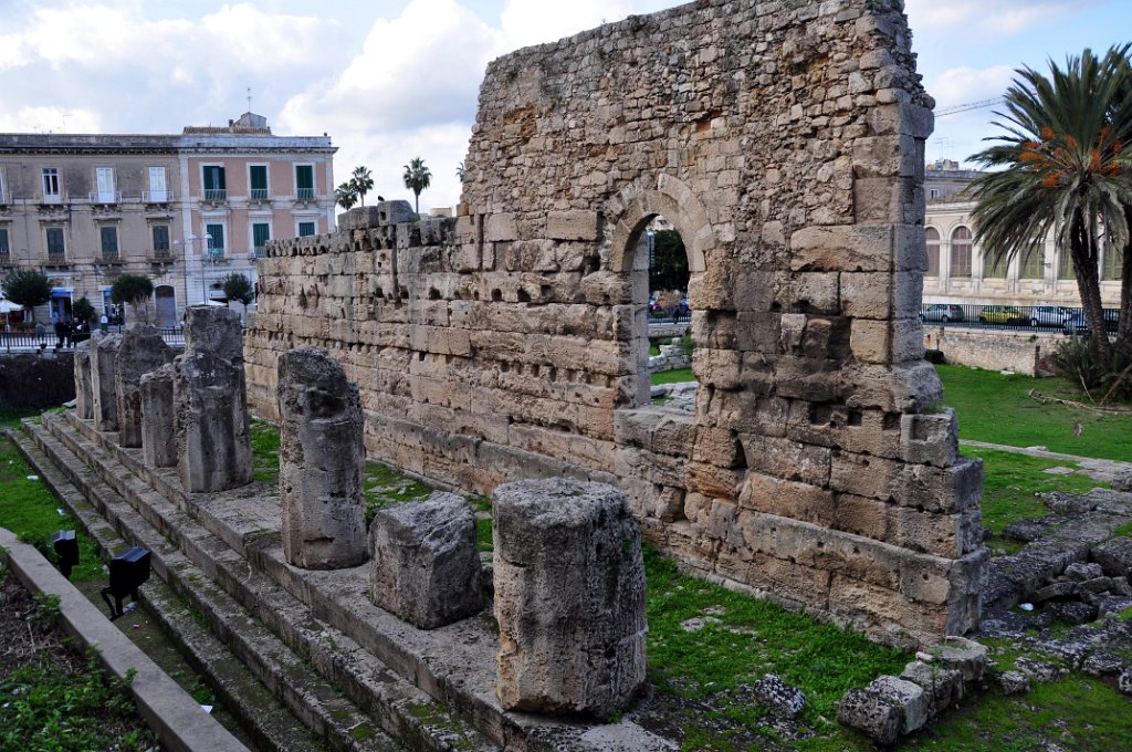 Siracusa - tempio di Apollo.JPG